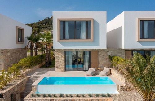Kraj Villa | The Palms Resort - Villa Beach IV