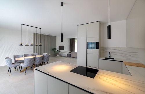 Kraj Villa | The Palms Resort - Villa President Royal