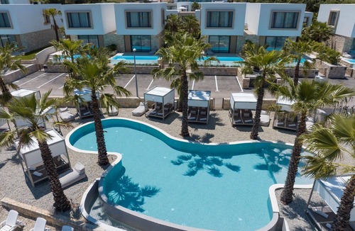 Kraj Villa | The Palms Resort - Villa President Royal