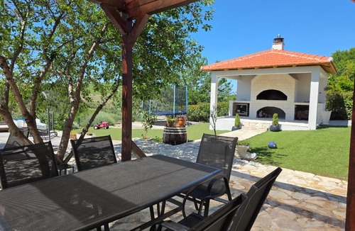 Donje Polje Apartment | The View - apartman with private pool in Vrpolje