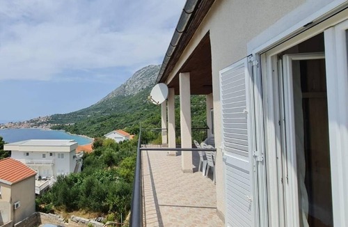 Zivogosce Apartment | Three bedroom apartment with terrace and sea view Živogošće - Porat, Makarska (A-27658-c)