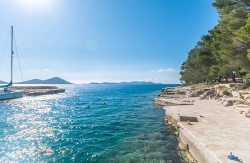 Drage Apartment | Three bedroom apartment with balcony and sea view Drage, Biograd (A-23455-a)