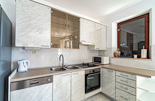 Zrnovo Apartment | Three bedroom apartment near beach Tri Žala, Korčula (A-9237-d)