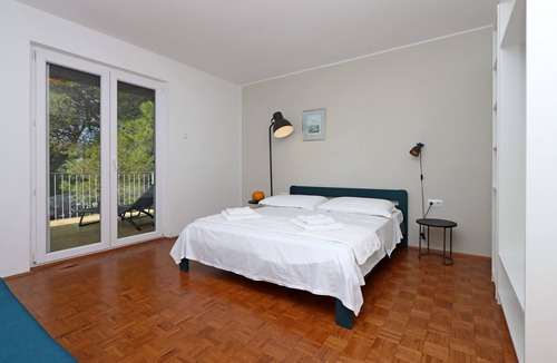 Omisalj Apartment | Three bedroom apartment with terrace Omišalj, Krk (A-5298-a)