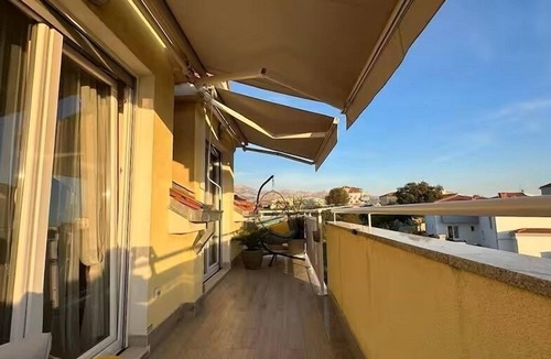 Znjan Apartment | Three bedroom apartment with balcony and sea view Split (A-25945-a)
