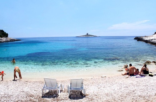Krizna luka Apartment | Three bedroom apartment with terrace Hvar (A-25301-d)