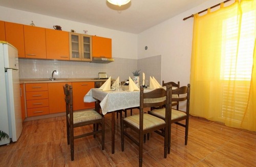 Kampor Apartment | Three bedroom apartment with terrace and sea view Kampor, Rab (A-17873-a)