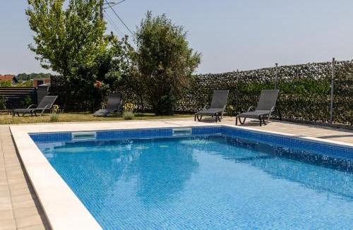 Rugvica House | Three-Bedroom Holiday Home Vida with Private Pool
