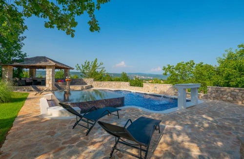 Grubine House | Three-Bedroom Holiday Home In Grubine