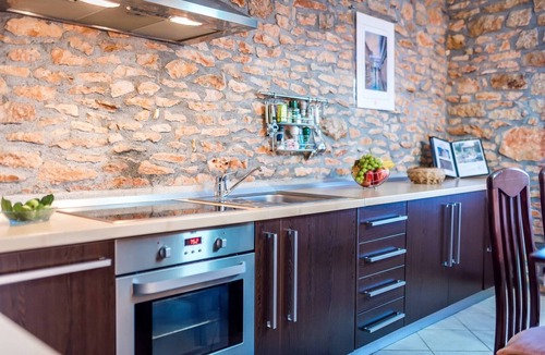 Promina House | Three bedroom house with swimming pool