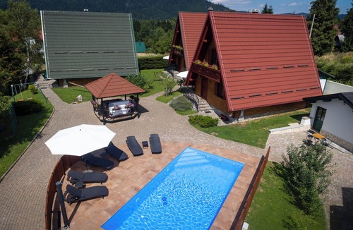 Crni Lug House | Three homes with pool and sauna in Gorski Kotar near Risnjak.