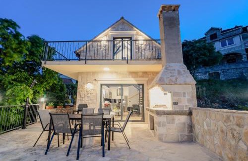 Splitska Villa | Traditional Dalmatian Stone House Ivana