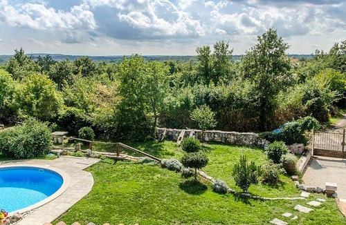 Krculi Cabin | Traditional stone villa for 9 people with pool in Central Istria