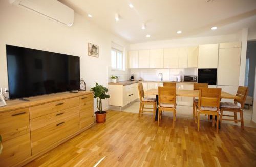 Kastel Stafilic Villa | Trogir Kaštela beautiful big house near the beach