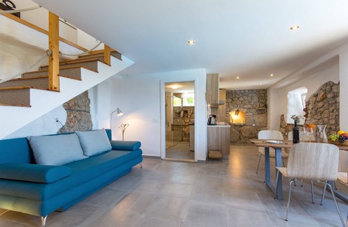 Mljet Apartment | Two bedroom apartment with terrace and sea view Babino Polje, Mljet (A-19559-a)