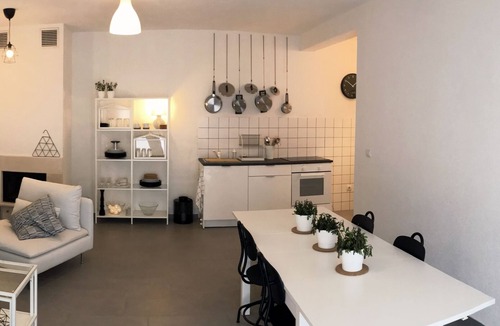 Zastrazisce Apartment | Two bedroom apartment with terrace Cove Milna (Zastražišće), Hvar (A-17417-a)
