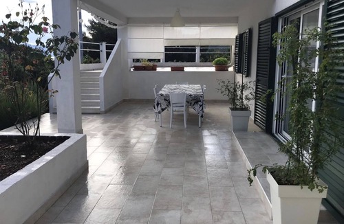 Zastrazisce Apartment | Two bedroom apartment with terrace Cove Milna (Zastražišće), Hvar (A-17417-a)