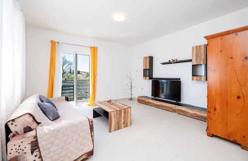 Drage Apartment | Two bedroom apartment with a swimming pool Drage, Biograd (A-23790-a)