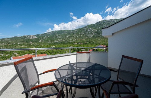 Cesarica Apartment | Two bedroom apartment with terrace and sea view Ribarica, Karlobag (A-24233-e)
