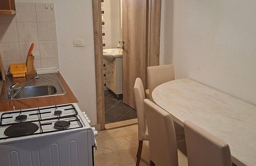 Bili brig Apartment | Two bedroom apartment with terrace Makarska (A-25328-b)