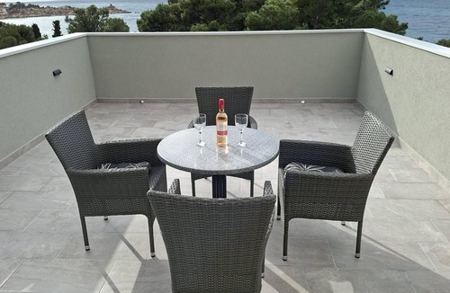 Ratac Apartment | Two bedroom apartment with terrace and sea view Makarska (A-25383-b)