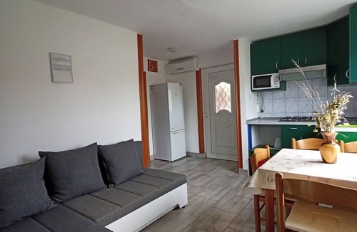 Vinjerac Apartment | Two bedroom apartment with terrace and sea view Vinjerac, Zadar (A-13985-c)