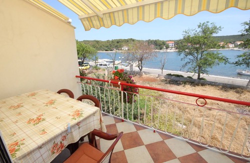 Veli Rat Apartment | Two bedroom apartment near beach Veli Rat, Dugi otok (A-437-b)