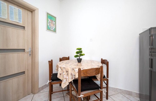 Metajna Apartment | Two bedroom apartment near beach Metajna, Pag (A-6395-e)