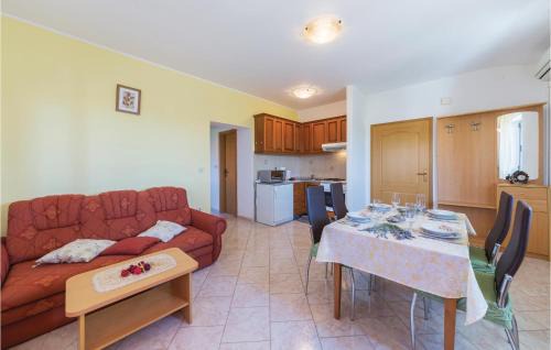 Peruski Apartment | Two-Bedroom Apartment In Peruski