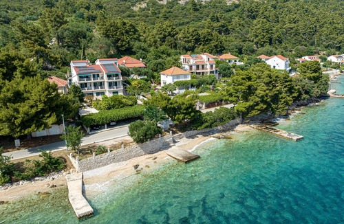 Cove Tri Zala (Zrnovo) Apartment | Two bedroom apartment near beach Kučište - Perna, Pelješac (A-21507-b)