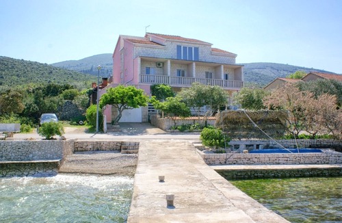 Kneza Apartment | Two bedroom apartment near beach Kneža, Korčula (A-167-c)