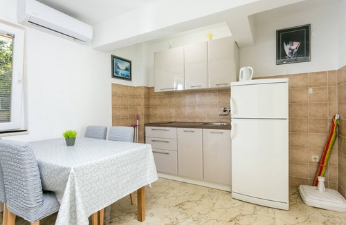 Mastrinka Apartment | Two bedroom apartment near beach Mastrinka, Čiovo (A-22956-b)