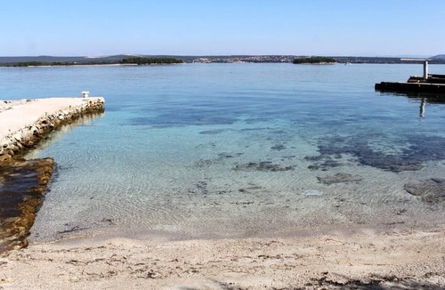Tkon Apartment | Two bedroom apartment near beach Tkon, Pašman (A-21943-c)