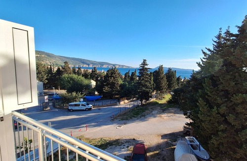Komiza Apartment | Two bedroom apartment with terrace and sea view Komiža (Vis) (A-25962-b)