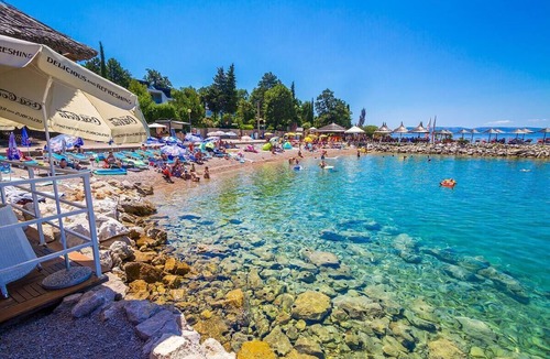 Njivice Apartment | Two bedroom apartment with terrace and sea view Njivice, Krk (A-15904-b)