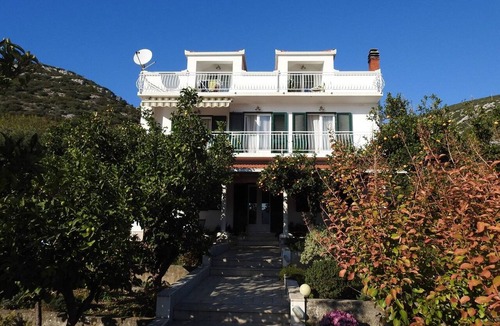 Viganj Apartment | Two bedroom apartment with balcony and sea view Viganj, Pelješac (A-27607-a)