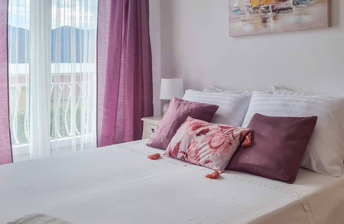 Viganj Apartment | Two bedroom apartment with balcony and sea view Viganj, Pelješac (A-27607-a)