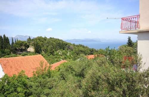 Trpanj Apartment | Two bedroom apartment with terrace and sea view Trpanj, Pelješac (A-10083-c)