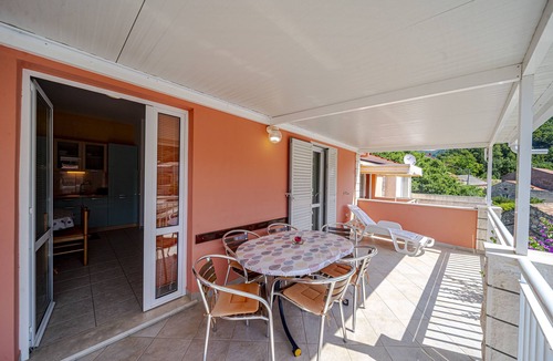 Blato Apartment | Two bedroom apartment with terrace and sea view Gršćica, Korčula (A-169-b)