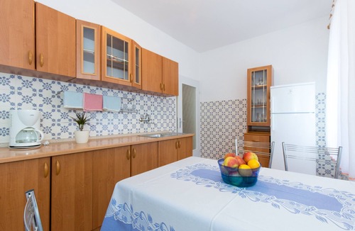 Punat Apartment | Two bedroom apartment with terrace Punat, Krk (A-14111-a)