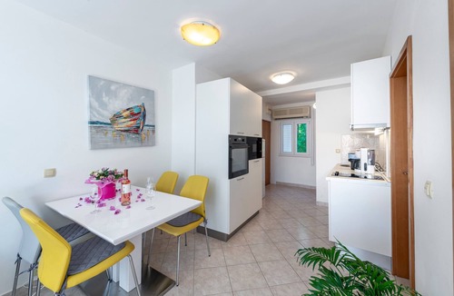 Slano Apartment | Two bedroom apartment with terrace and sea view Slano, Dubrovnik (A-2682-a)