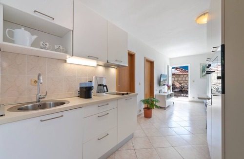 Slano Apartment | Two bedroom apartment with terrace and sea view Slano, Dubrovnik (A-2682-a)