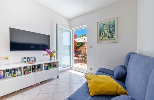 Slano Apartment | Two bedroom apartment with terrace and sea view Slano, Dubrovnik (A-2682-a)