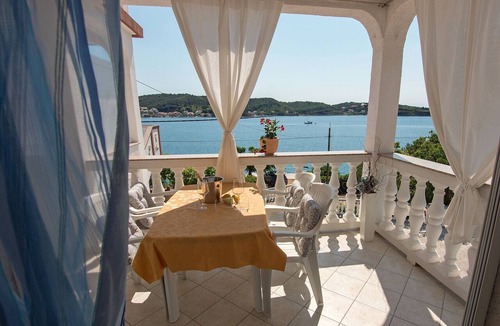 Rab Town Apartment | Two Bedroom Apartment with Sea View and Terrace