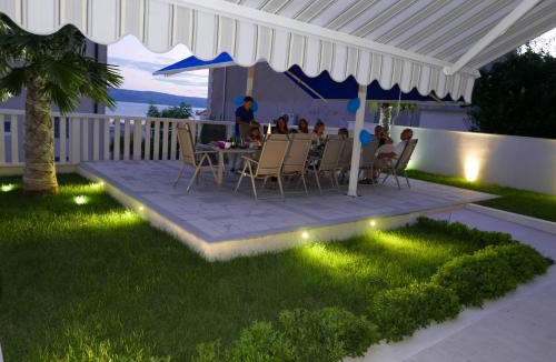 Duce Apartment | Two Palms