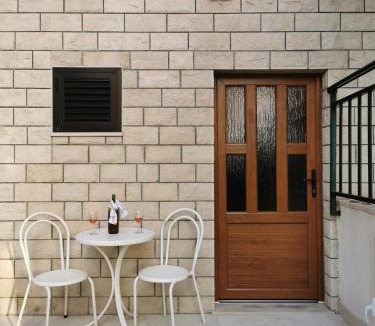 Vrpolje Apartment | Uncle Apartment