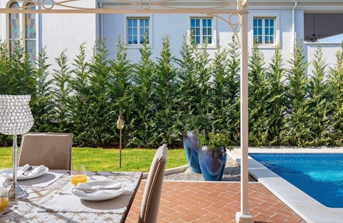 Vabriga Villa | Unique Villa Giulia nearby Porec, private pool and garden, grill, pets welcome