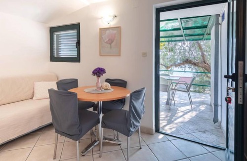 Komarna House | Vacation home Dubra by Interhome