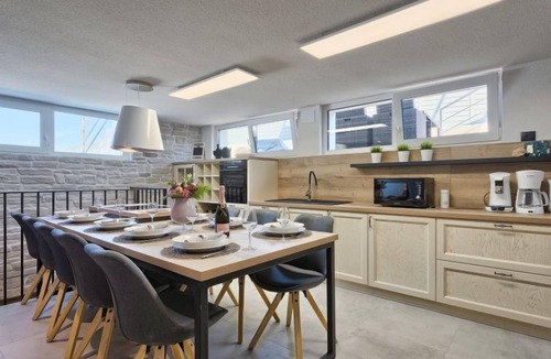 Pula House | Vacation home La Mer by Interhome