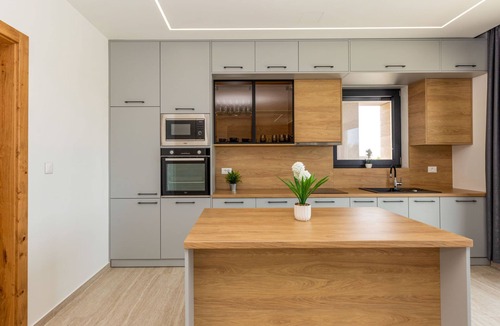 Viskovici House | Vacation home Lejla by Interhome